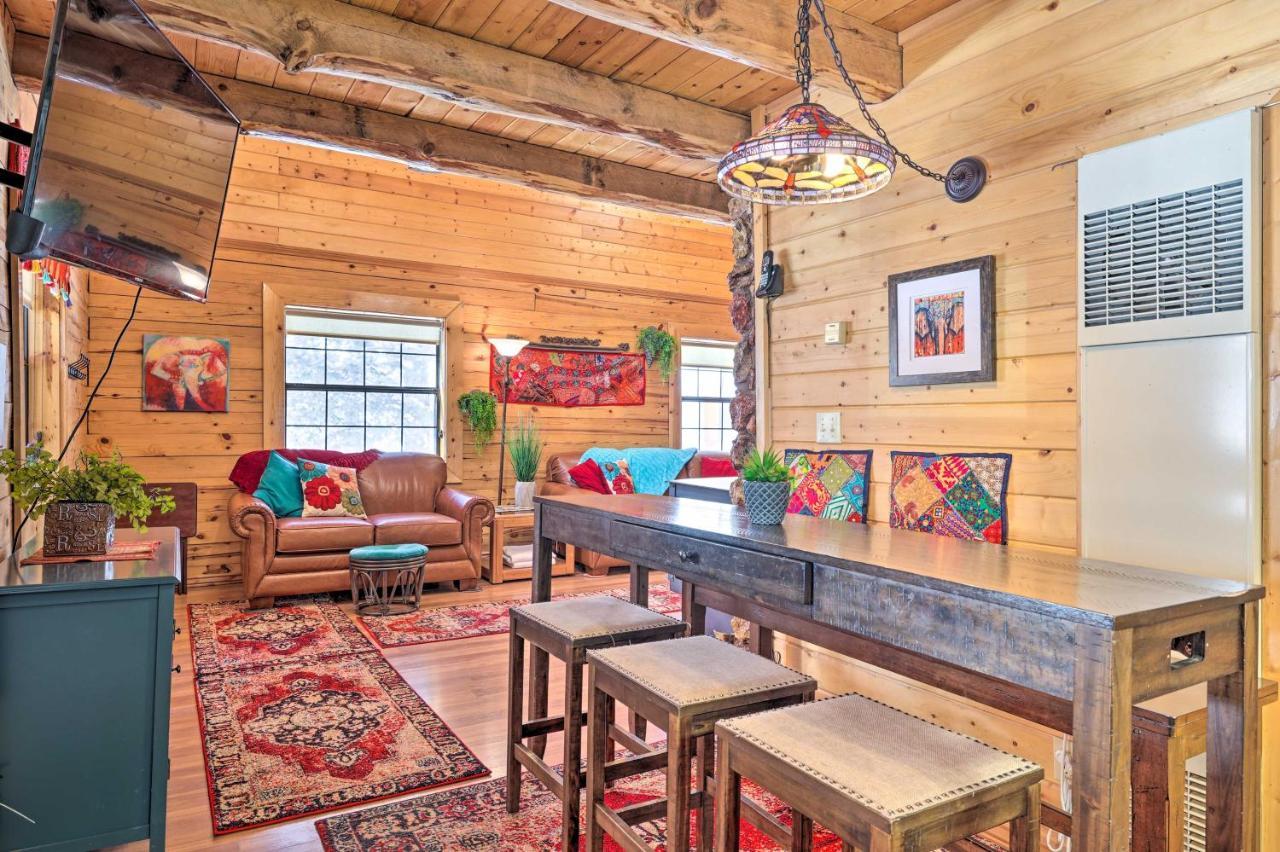 Rustic Duck Creek Village Cabin With Fire Pit! Esterno foto