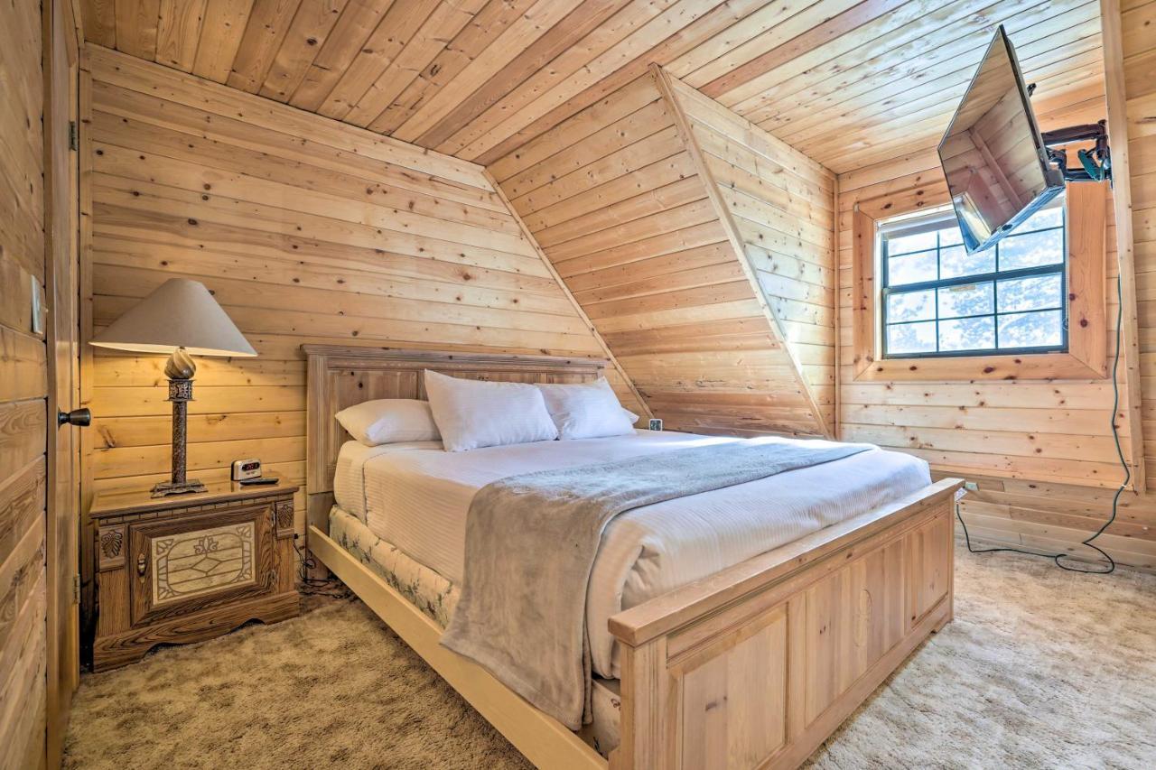 Rustic Duck Creek Village Cabin With Fire Pit! Esterno foto